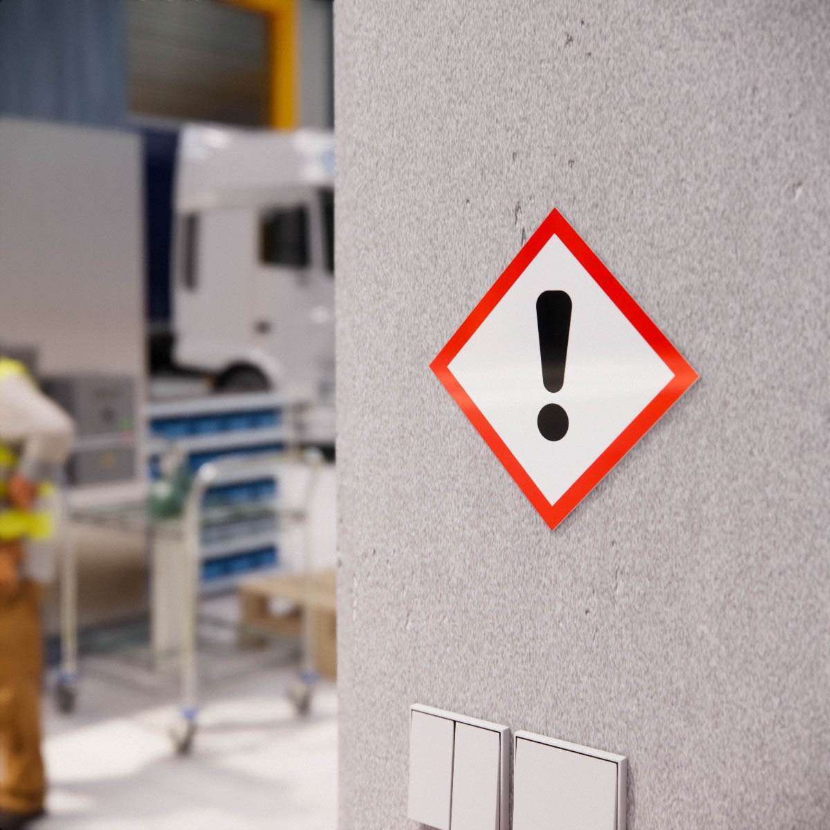 Skylt - Skadlig - Nosico