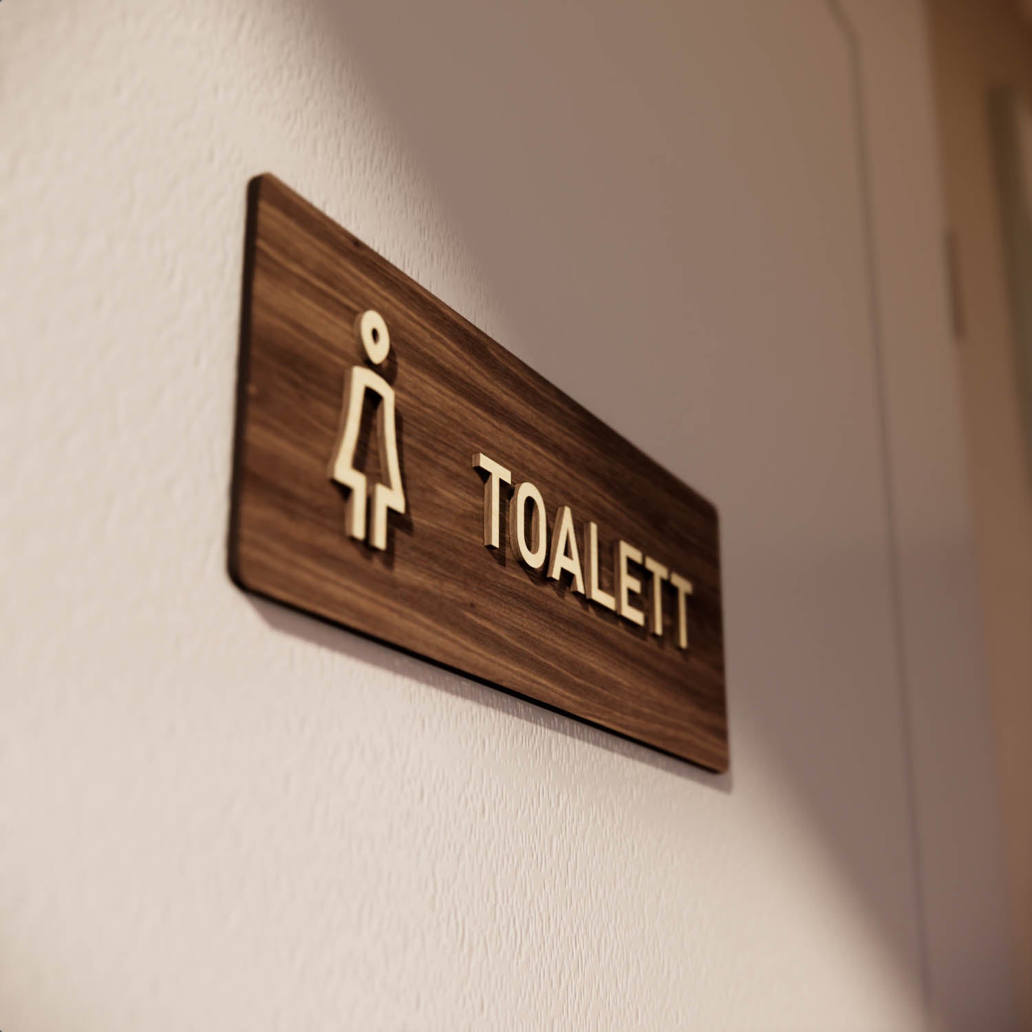 Skylt – Toalett dam – Valnöt & Lindträ – WOOD - Nosico