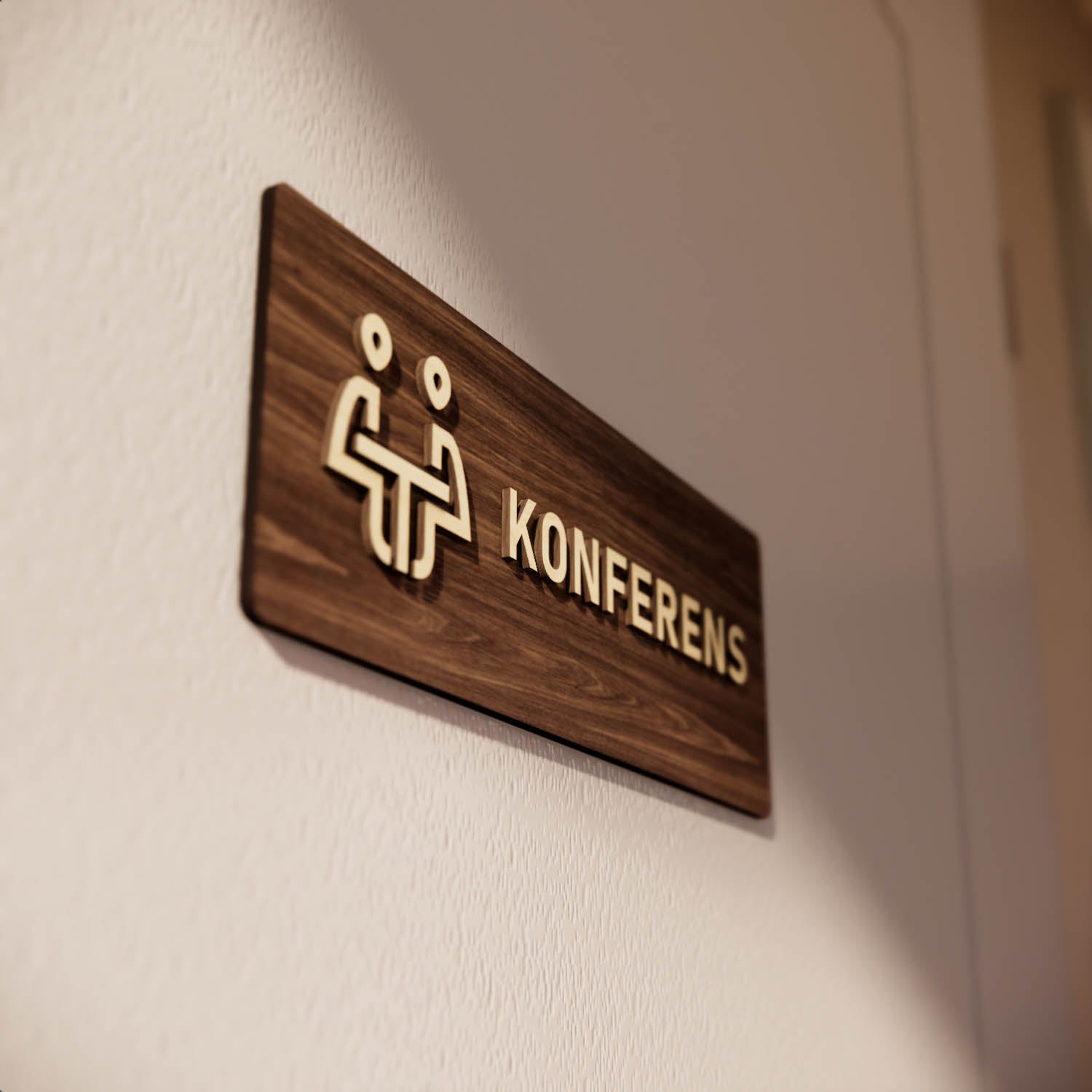 Skylt – Konferens – Valnöt & Lindträ – WOOD - Nosico