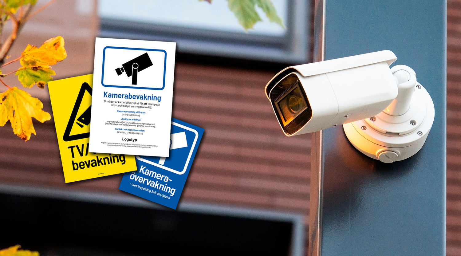 GDPR-anpassad kameraövervakningsskylt monterad bredvid övervakningskamera på modern byggnad exterior.