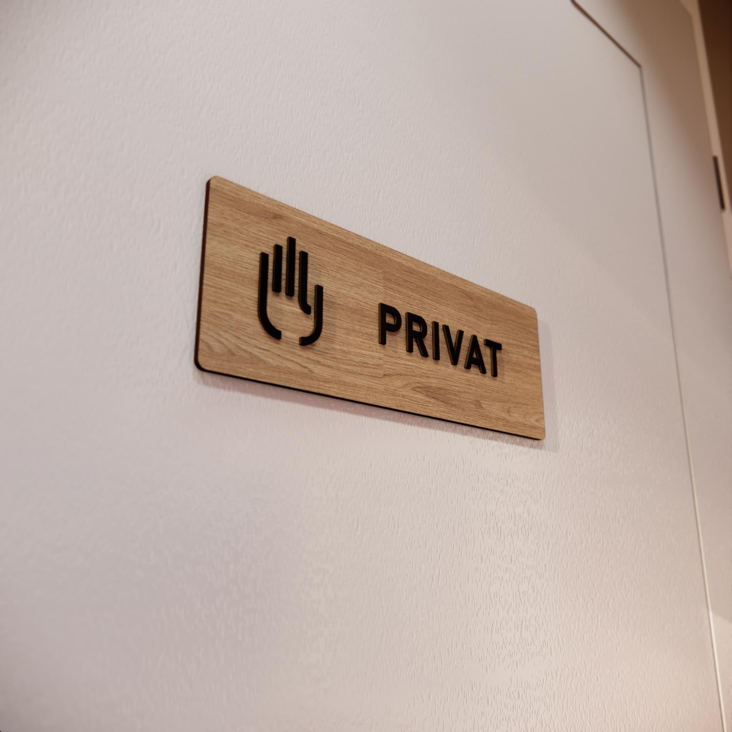 Skylt – Privat – Ek & Svart – WOOD - Nosico